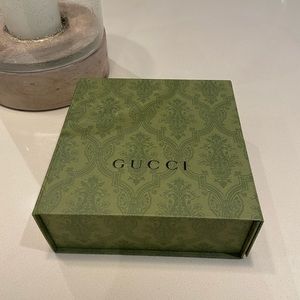 Gucci box